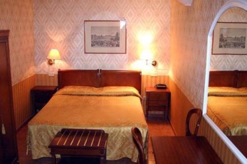 Hotel Varsavia Florenz Zimmer foto